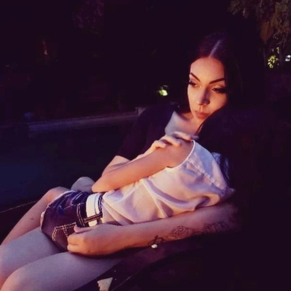 Meet your Posher✨️ - Picture 2 of 2